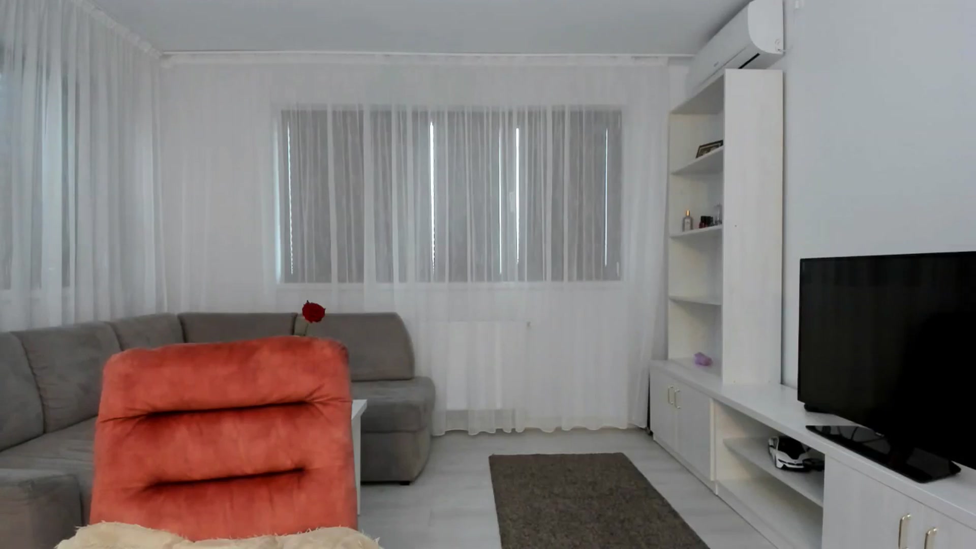 Gallery image thumbnail from Anneexx's myfreecams stream on, 10/08/2025, 12:25 image 12 of 20