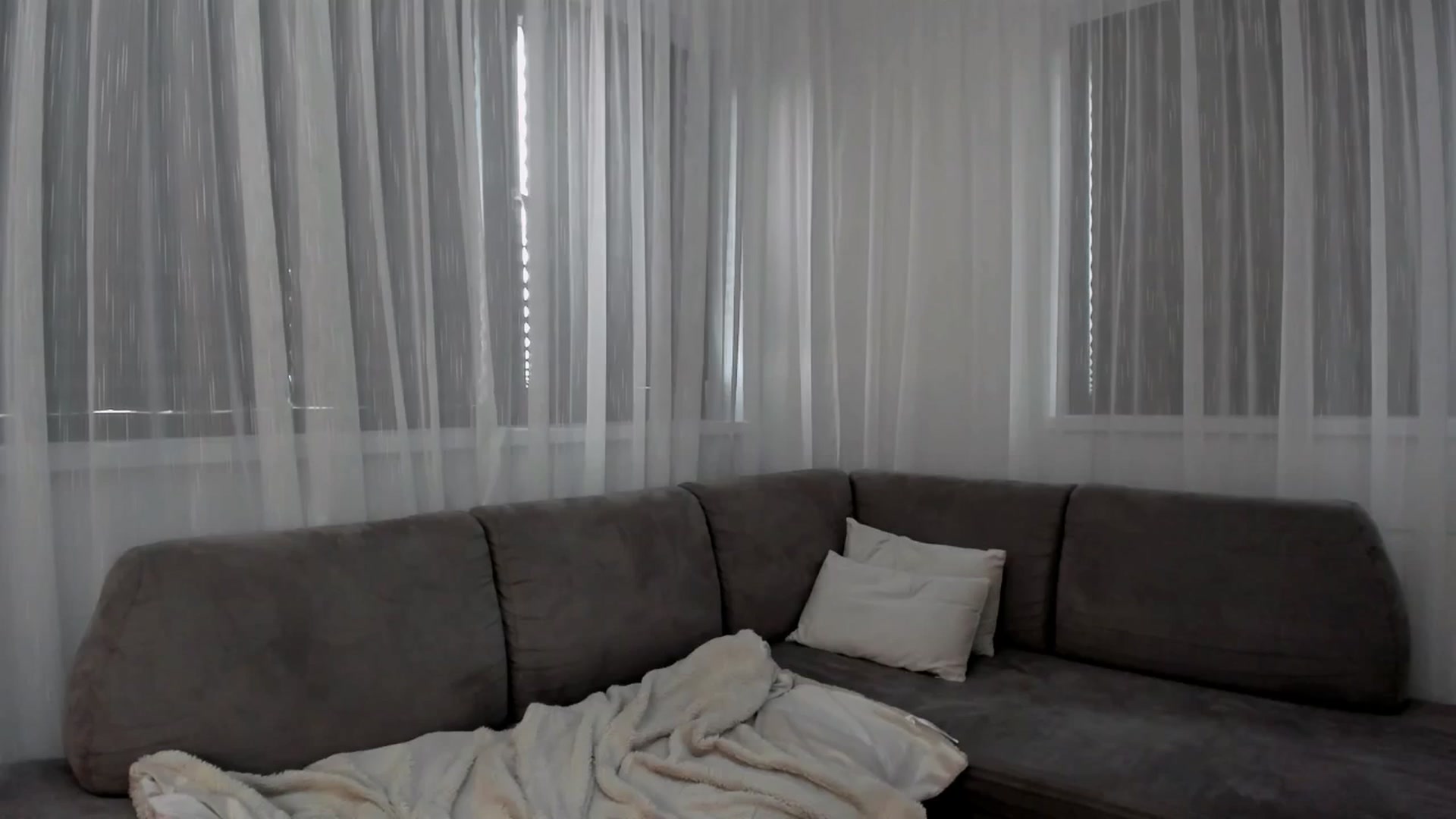 Gallery image thumbnail from Anneexx's myfreecams stream on, 10/27/2025, 15:14 image 10 of 20