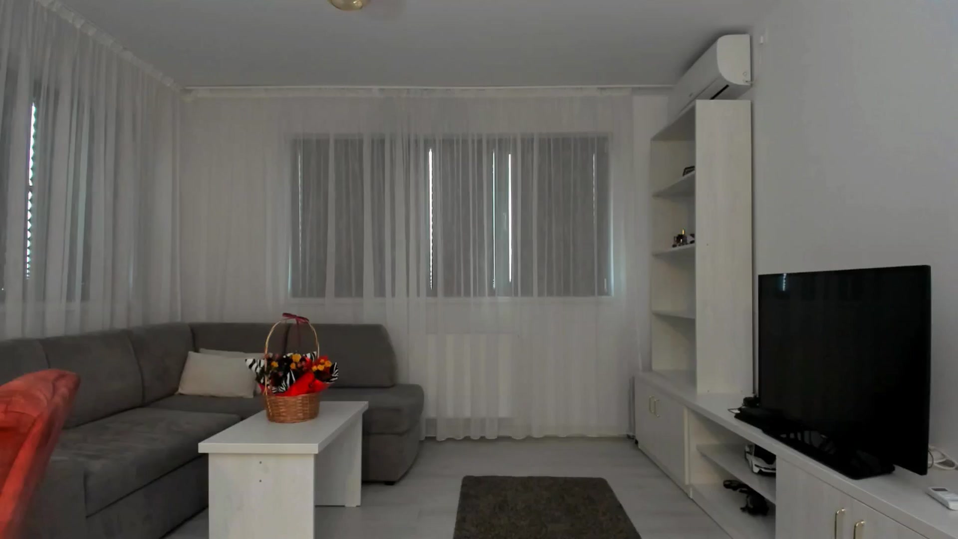 Gallery image thumbnail from Anneexx's myfreecams stream on, 01/04/2026, 13:47 image 10 of 20