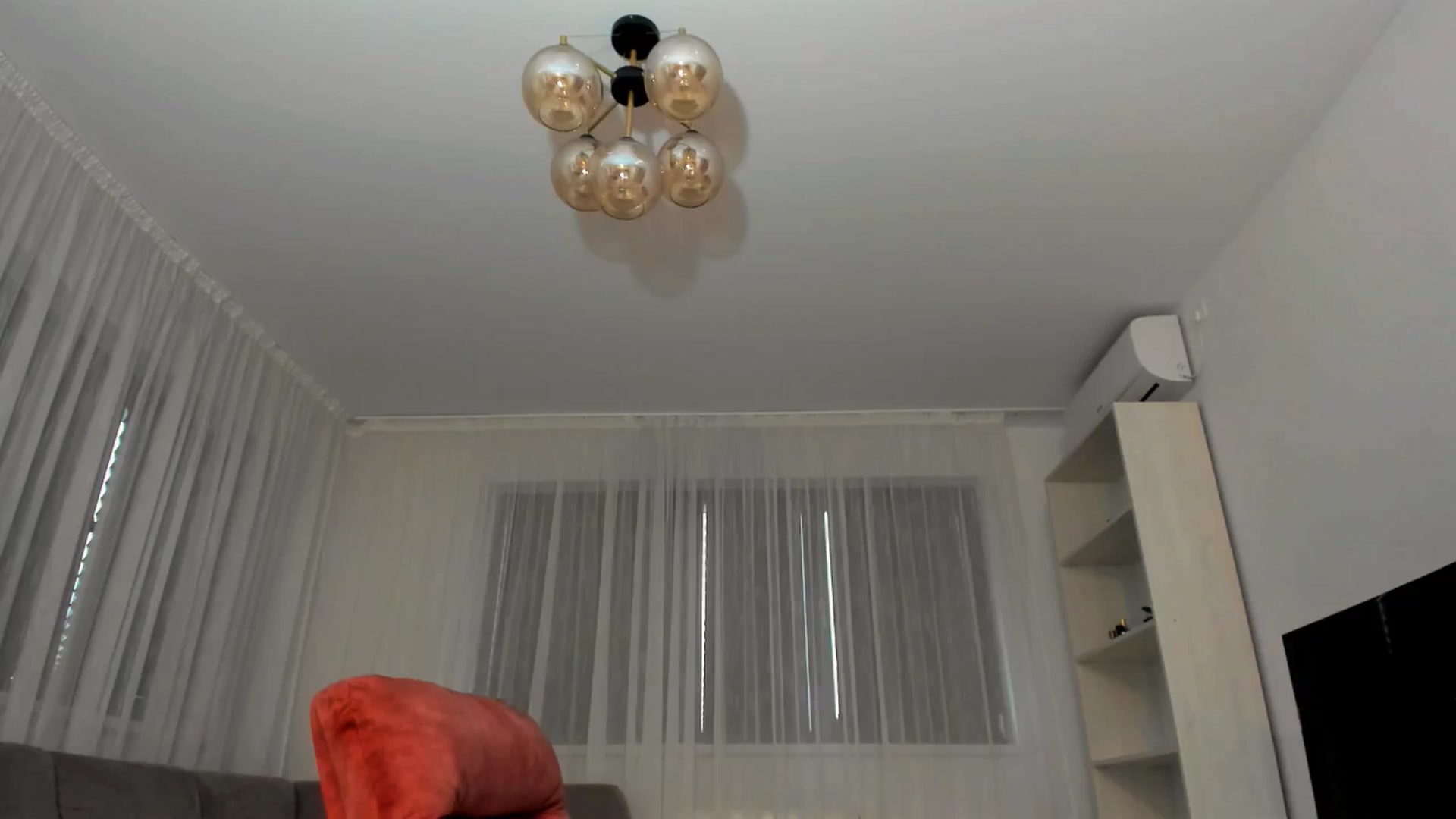 Gallery image thumbnail from Anneexx's myfreecams stream on, 01/06/2026, 15:36 image 14 of 20