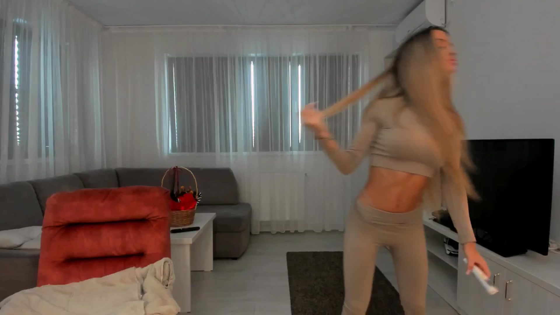 Gallery image thumbnail from Anneexx's myfreecams stream on, 01/16/2026, 08:24 image 19 of 20
