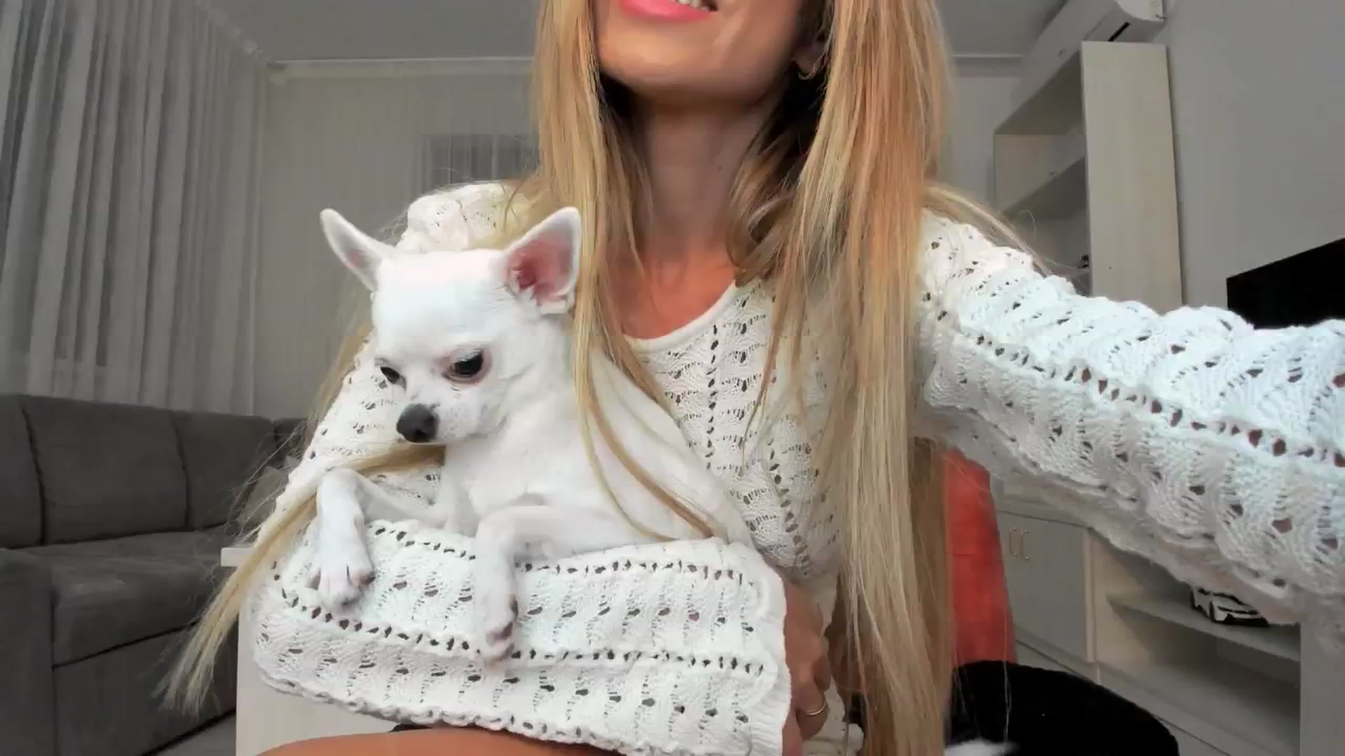 Gallery image thumbnail from Anneexx's myfreecams stream on, 01/17/2026, 19:40 image 14 of 20