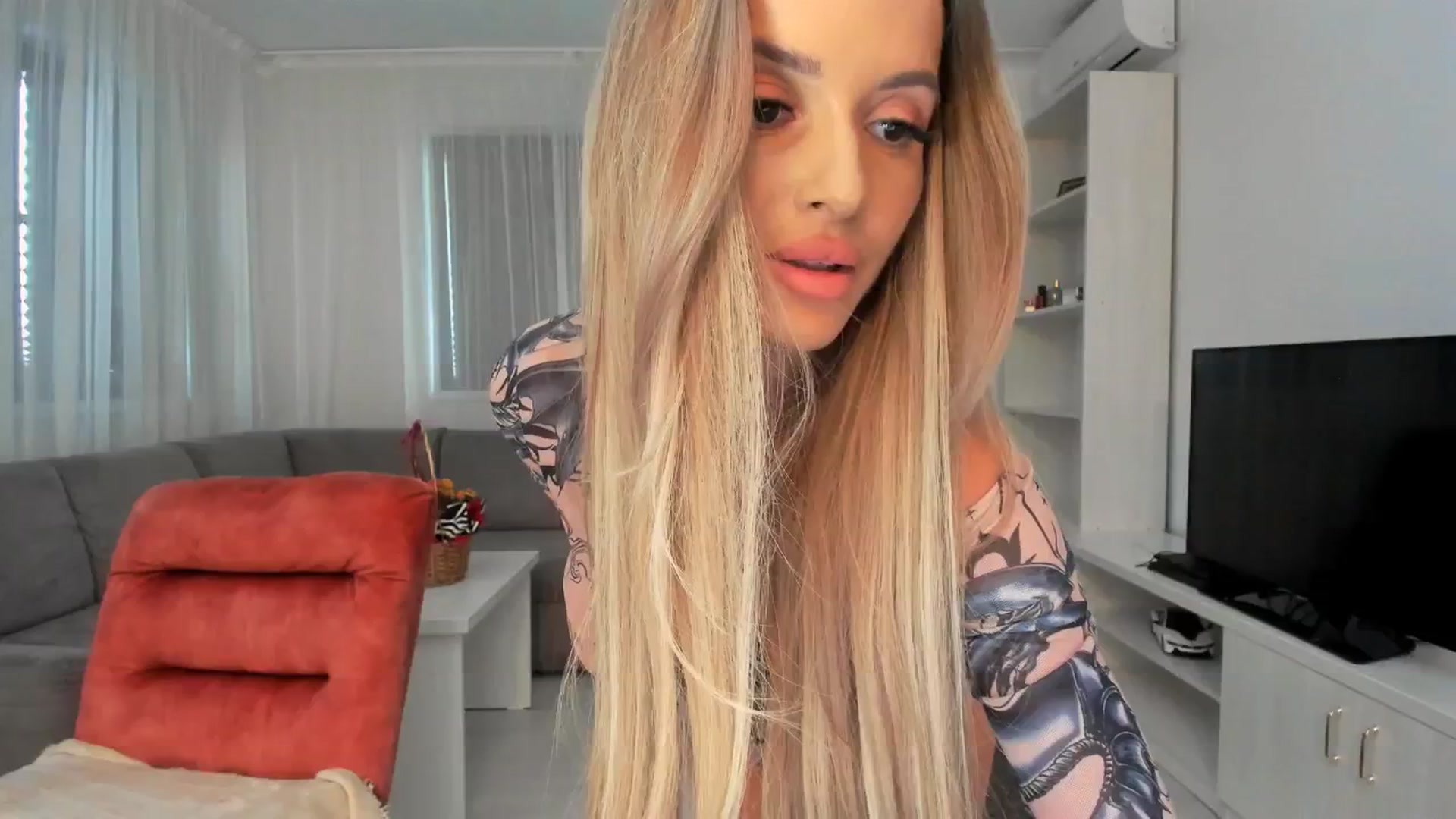 Gallery image thumbnail from Anneexx's myfreecams stream on, 01/21/2026, 09:31 image 3 of 20