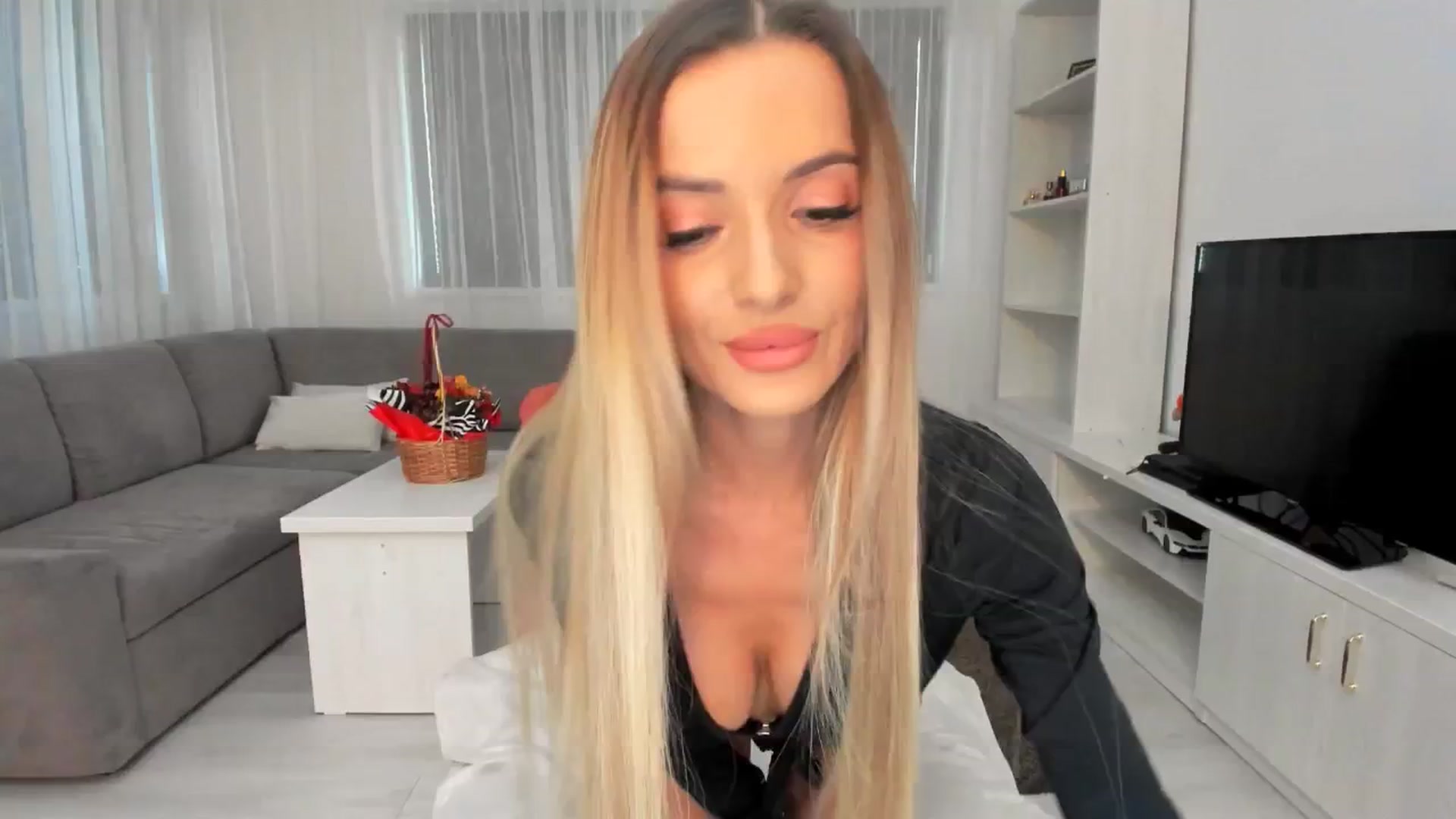 Gallery image thumbnail from Anneexx's myfreecams stream on, 02/07/2026, 14:45 image 2 of 20