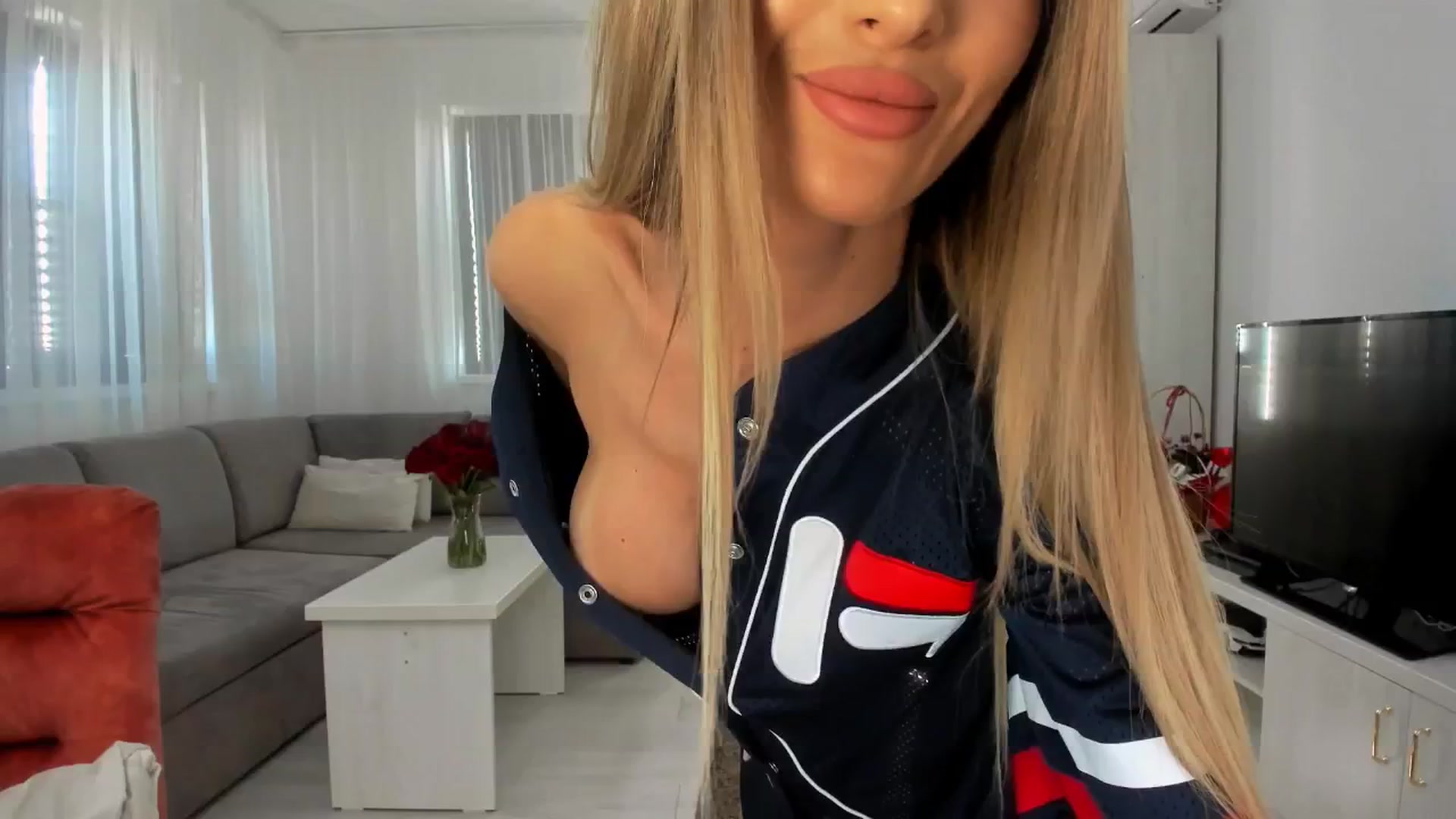 Gallery image thumbnail from Anneexx's myfreecams stream on, 03/09/2026, 12:16 image 5 of 20