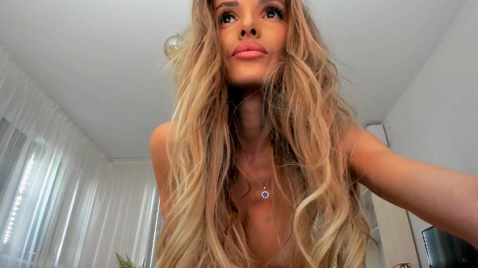 Gallery image thumbnail from Anneexx's myfreecams stream on, 03/16/2026, 12:42 image 6 of 20