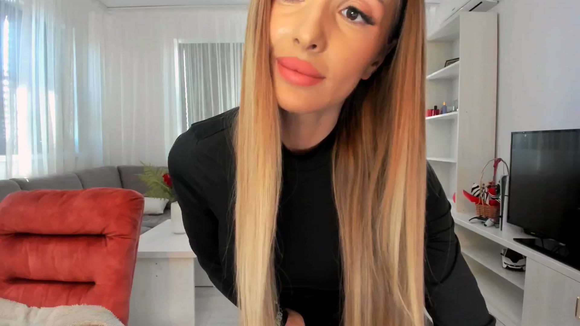 Gallery image thumbnail from Anneexx's myfreecams stream on, 04/07/2026, 13:10 image 4 of 20