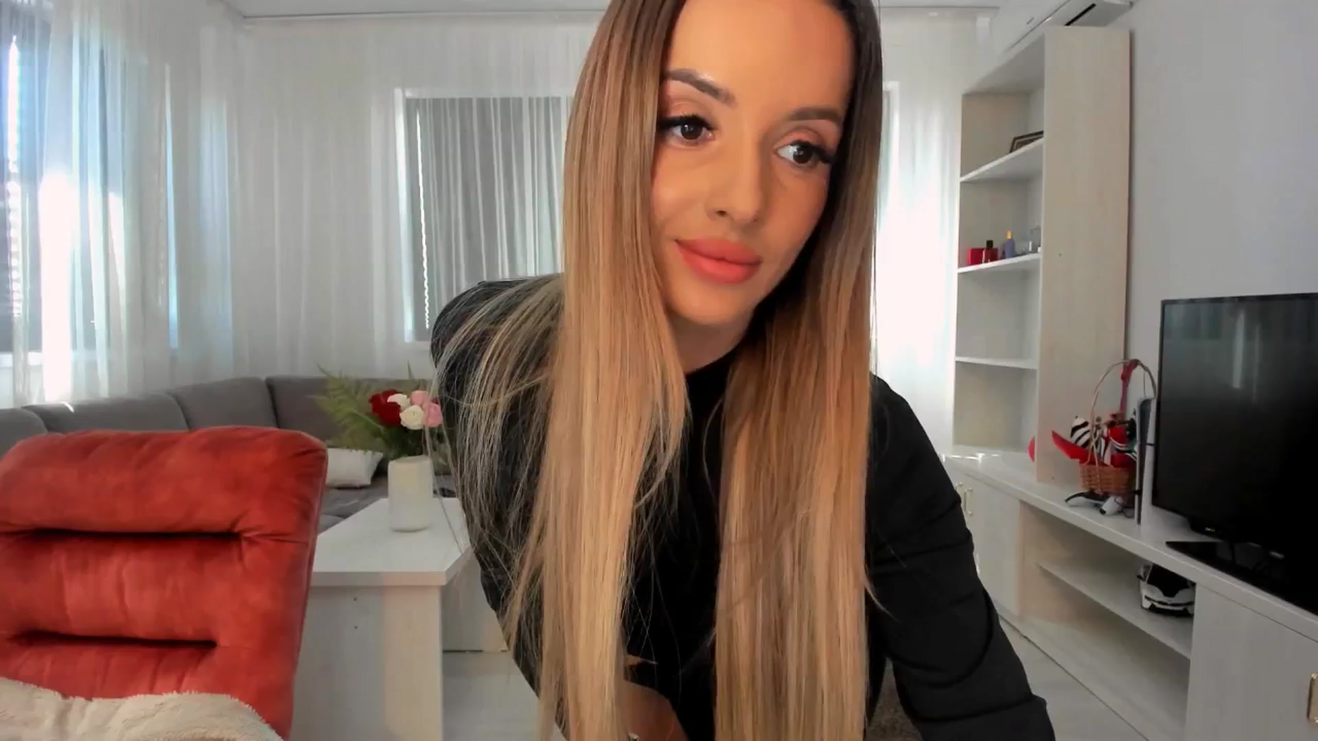 Gallery image thumbnail from Anneexx's myfreecams stream on, 04/07/2026, 13:10 image 8 of 20