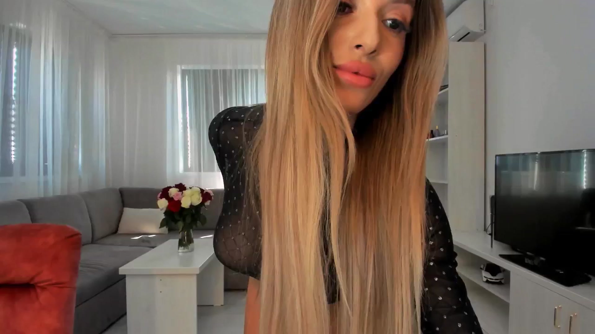 Gallery image thumbnail from Anneexx's myfreecams stream on, 04/12/2026, 07:52 image 5 of 20