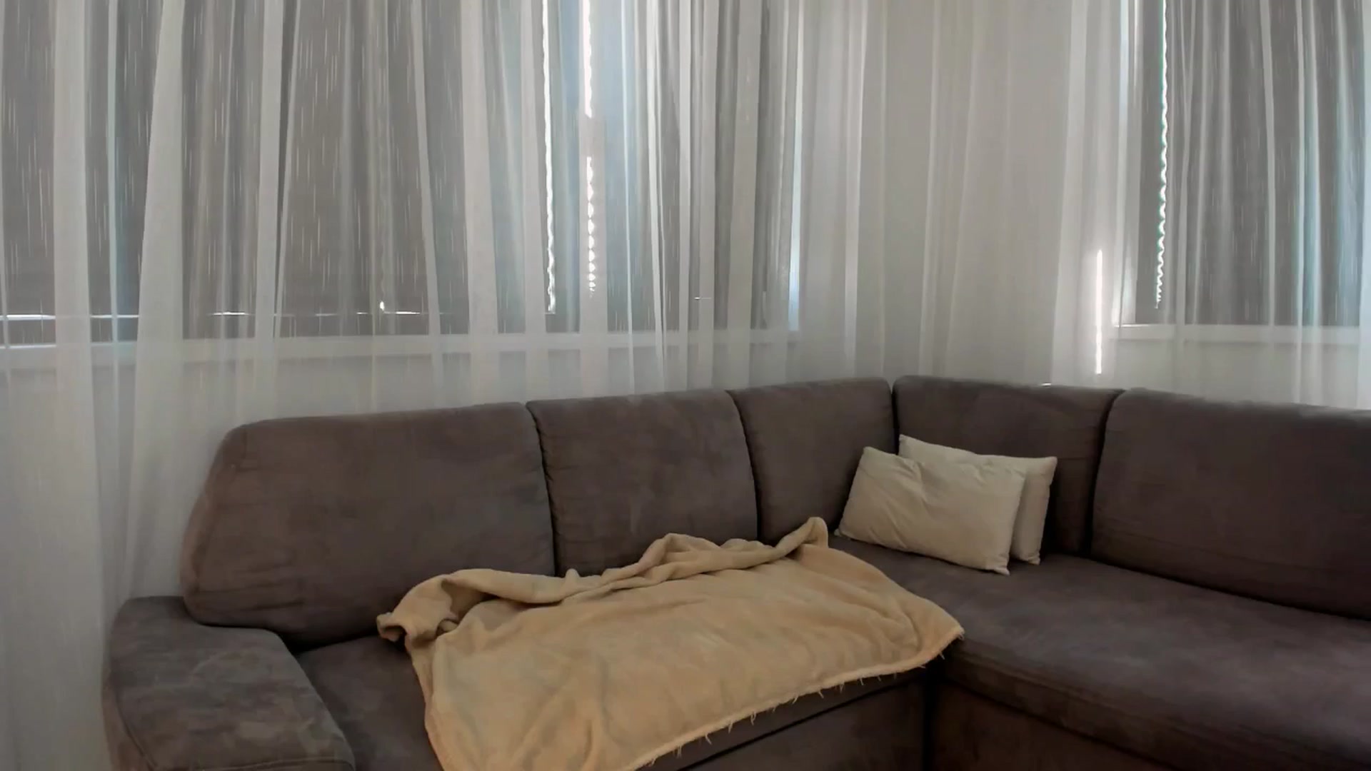 Gallery image thumbnail from Anneexx's myfreecams stream on, 04/27/2026, 12:37 image 7 of 20