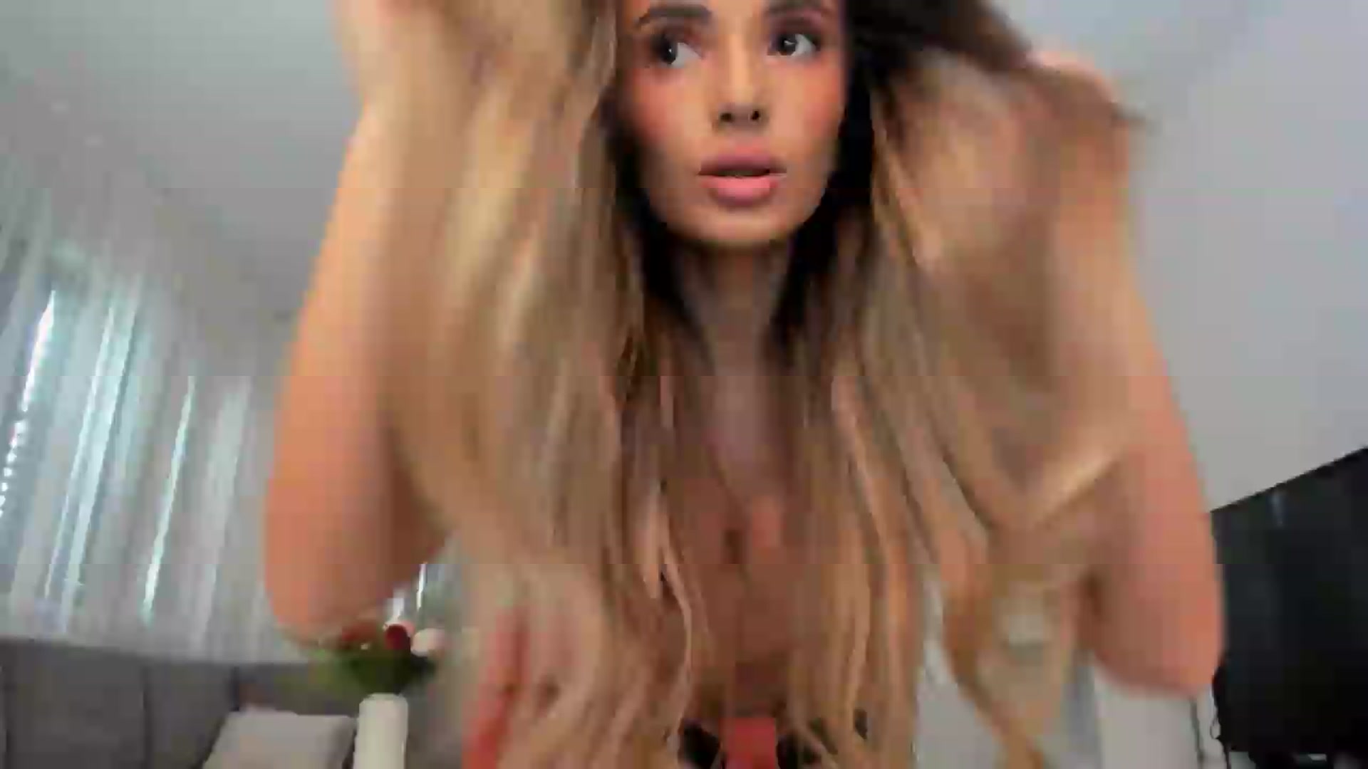 Gallery image thumbnail from Anneexx's myfreecams stream on, 05/12/2026, 10:28 image 19 of 20