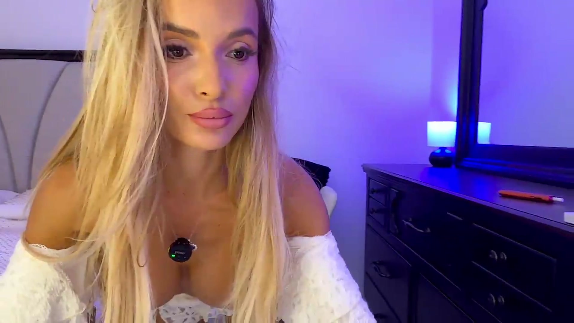 Gallery image thumbnail from Anneexx's myfreecams stream on, 08/27/2026, 10:54 image 3 of 20