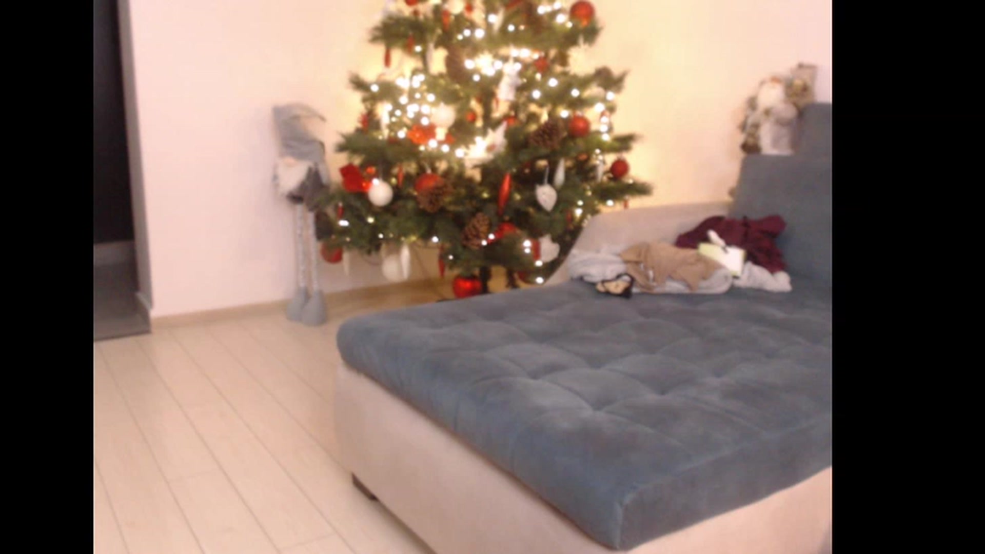 Gallery image thumbnail from Anneliss's myfreecams stream on, 12/06/2022, 23:52 image 16 of 20