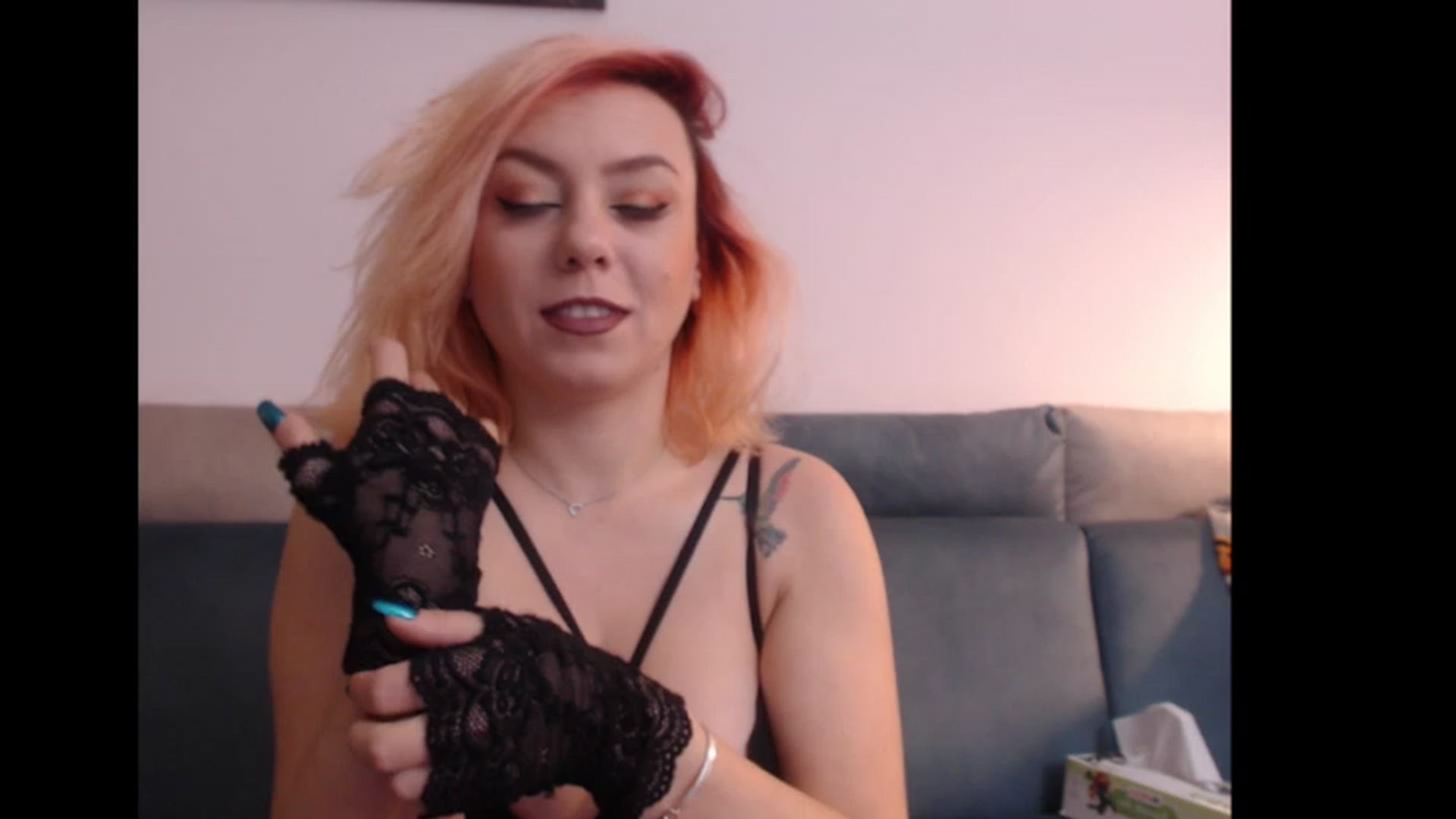 Gallery image thumbnail from Anneliss's myfreecams stream on, 12/07/2022, 17:34 image 11 of 20