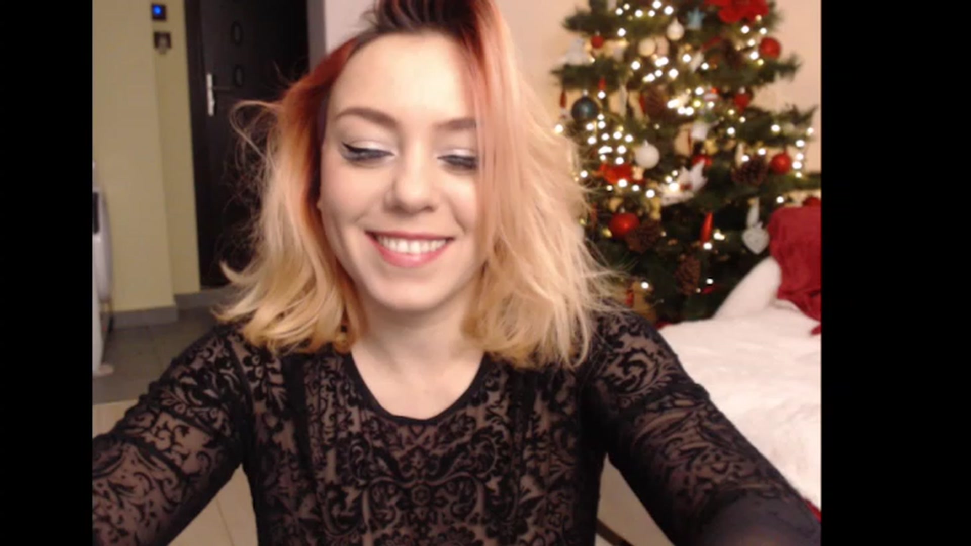 Gallery image thumbnail from Anneliss's myfreecams stream on, 12/27/2022, 17:37 image 4 of 20