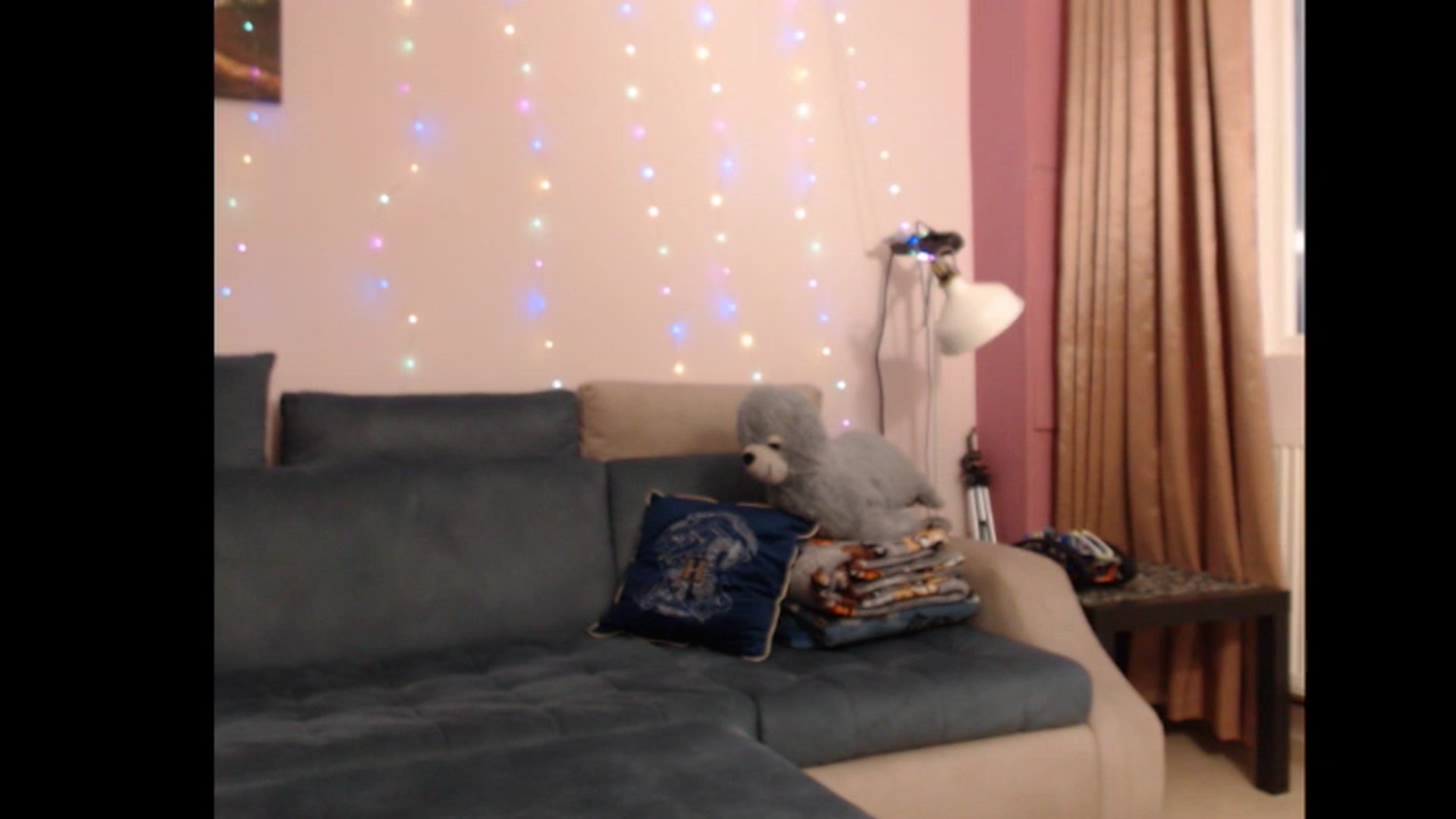 Gallery image thumbnail from Anneliss's myfreecams stream on, 03/10/2023, 17:43 image 10 of 20