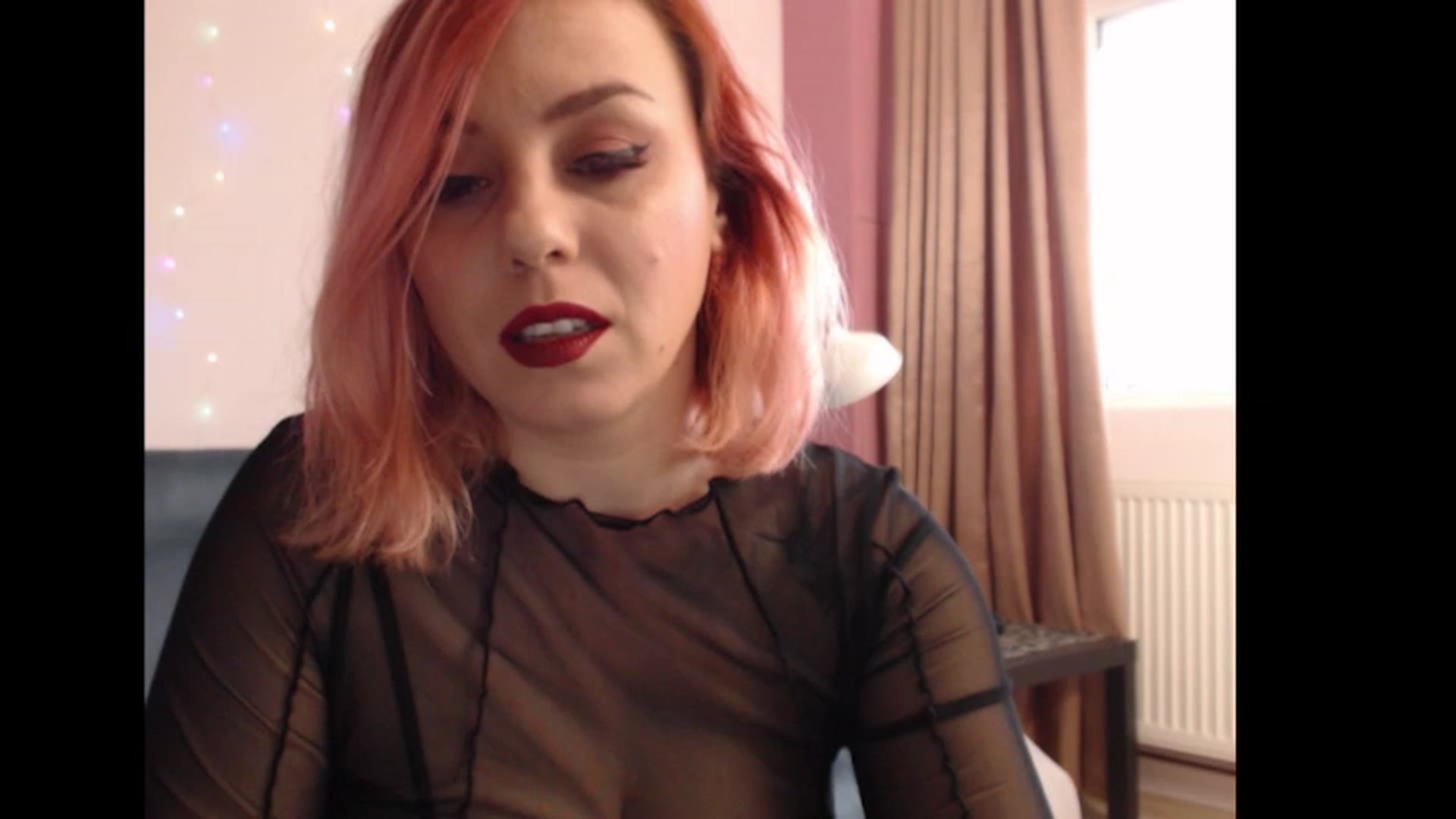 Gallery image thumbnail from Anneliss's myfreecams stream on, 03/10/2023, 17:43 image 2 of 20