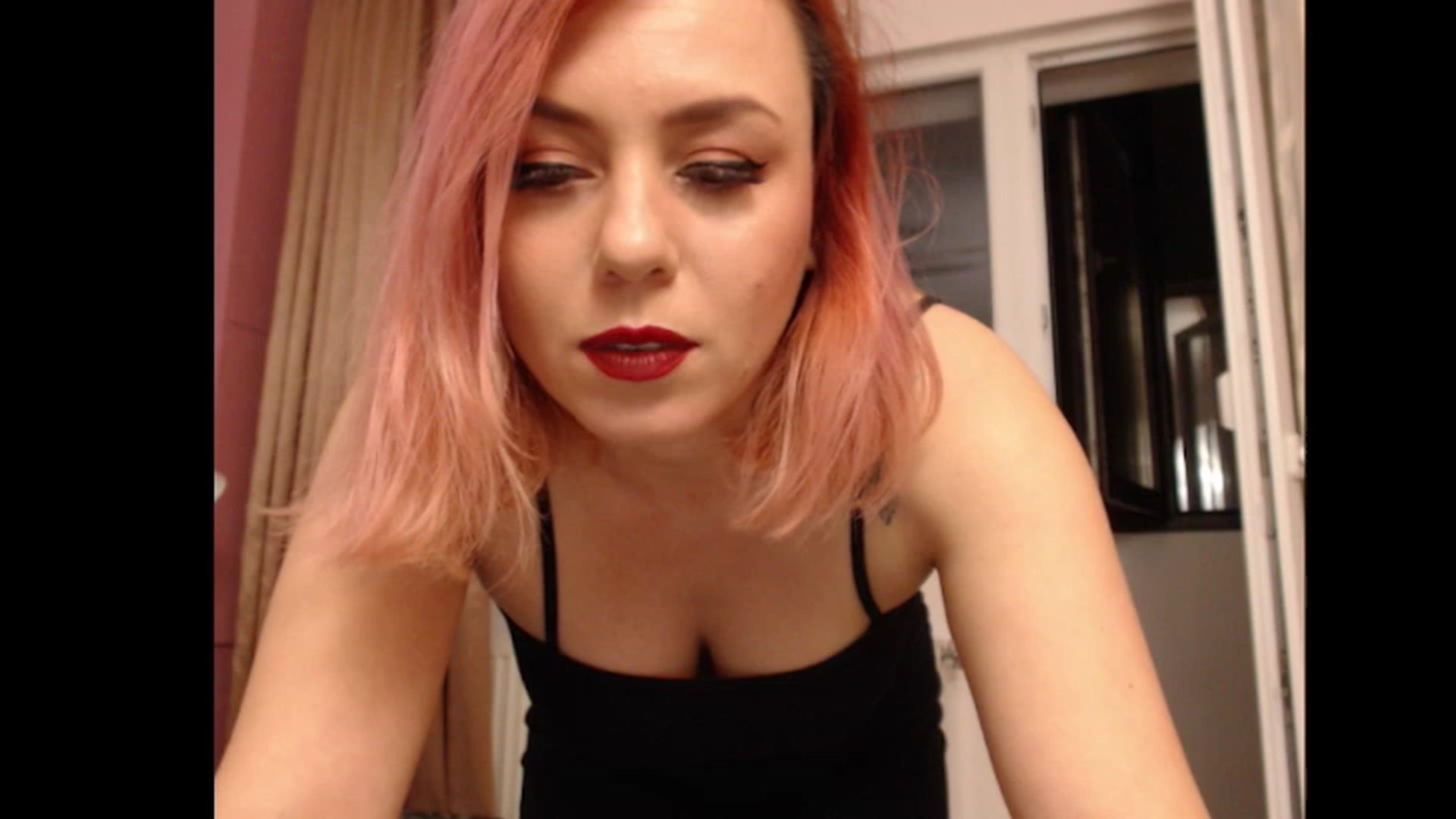 Gallery image thumbnail from Anneliss's myfreecams stream on, 03/10/2023, 18:28 image 1 of 20
