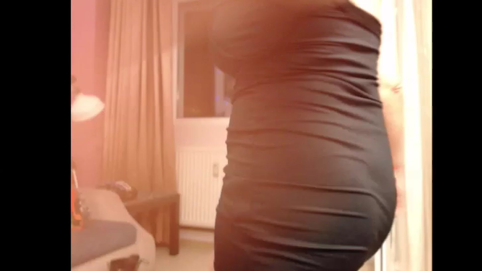 Gallery image thumbnail from Anneliss's myfreecams stream on, 03/10/2023, 18:28 image 10 of 20