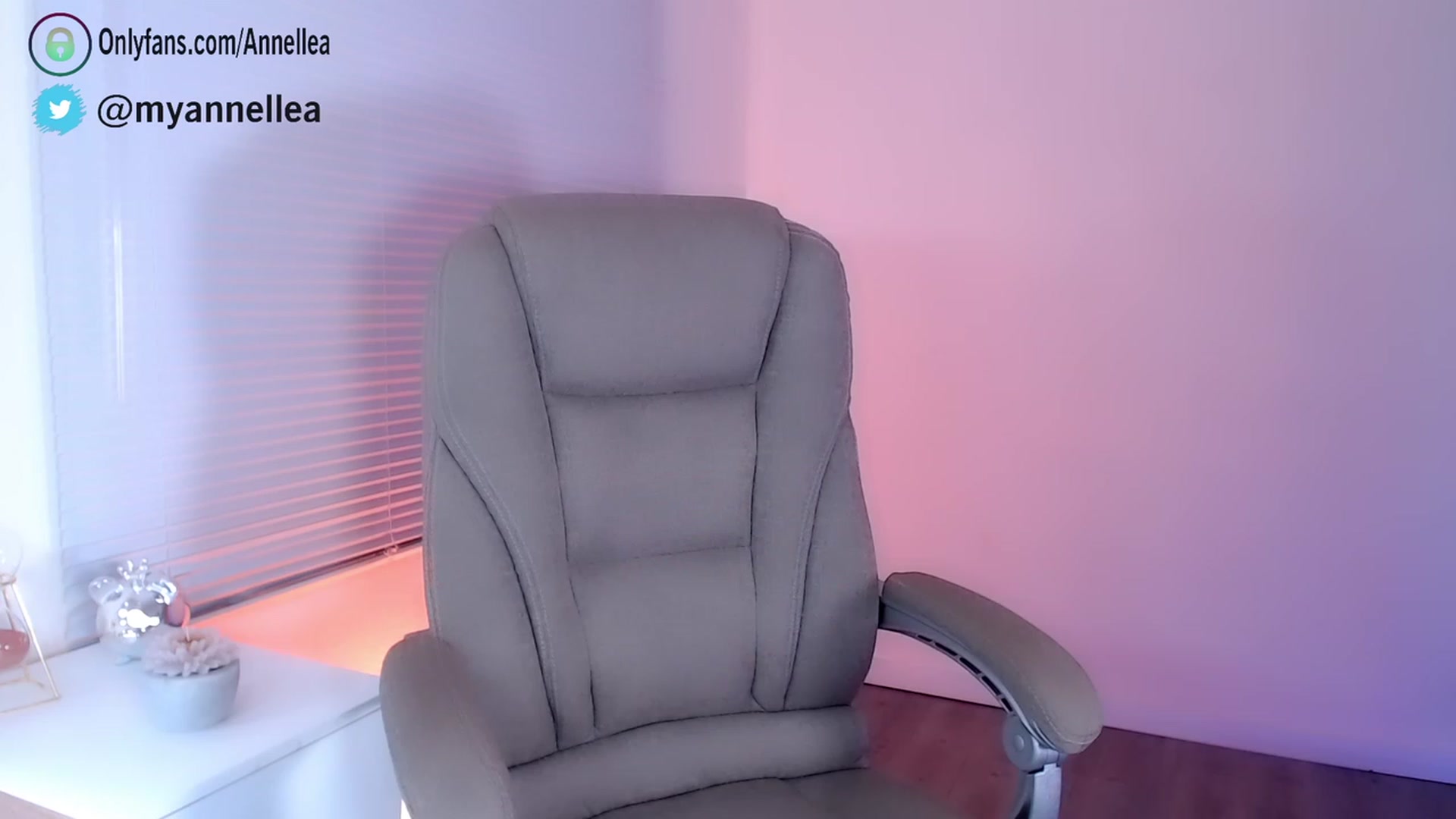 Gallery image thumbnail from Annellea's myfreecams stream on, 03/31/2023, 21:36 image 18 of 20