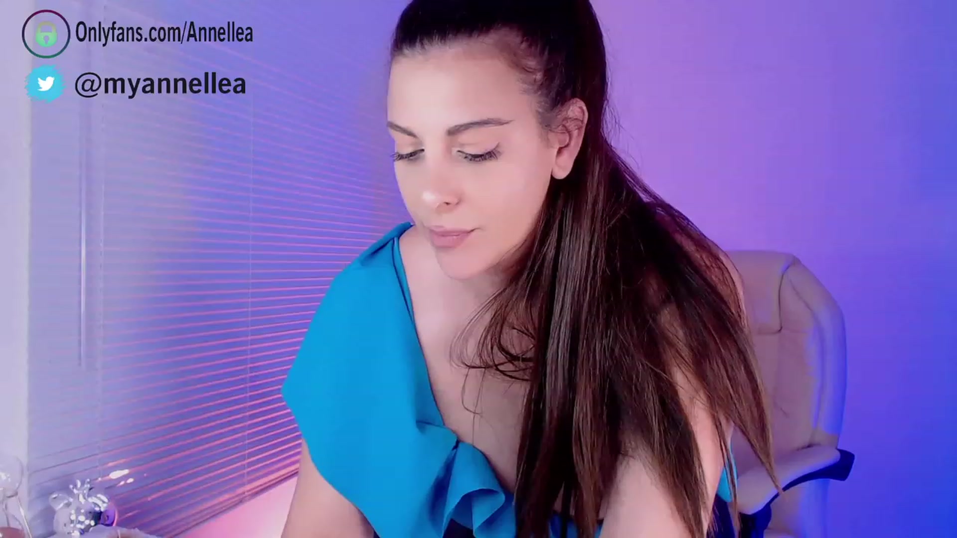 Gallery image thumbnail from Annellea's myfreecams stream on, 04/03/2023, 22:03 image 16 of 20