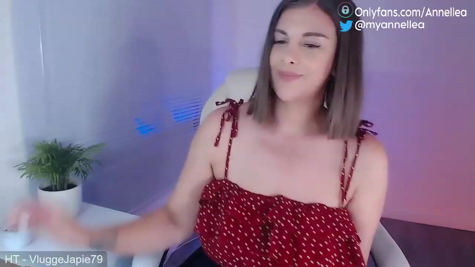 Gallery image thumbnail from Annellea's myfreecams stream on, 06/05/2023, 21:01 image 16 of 20