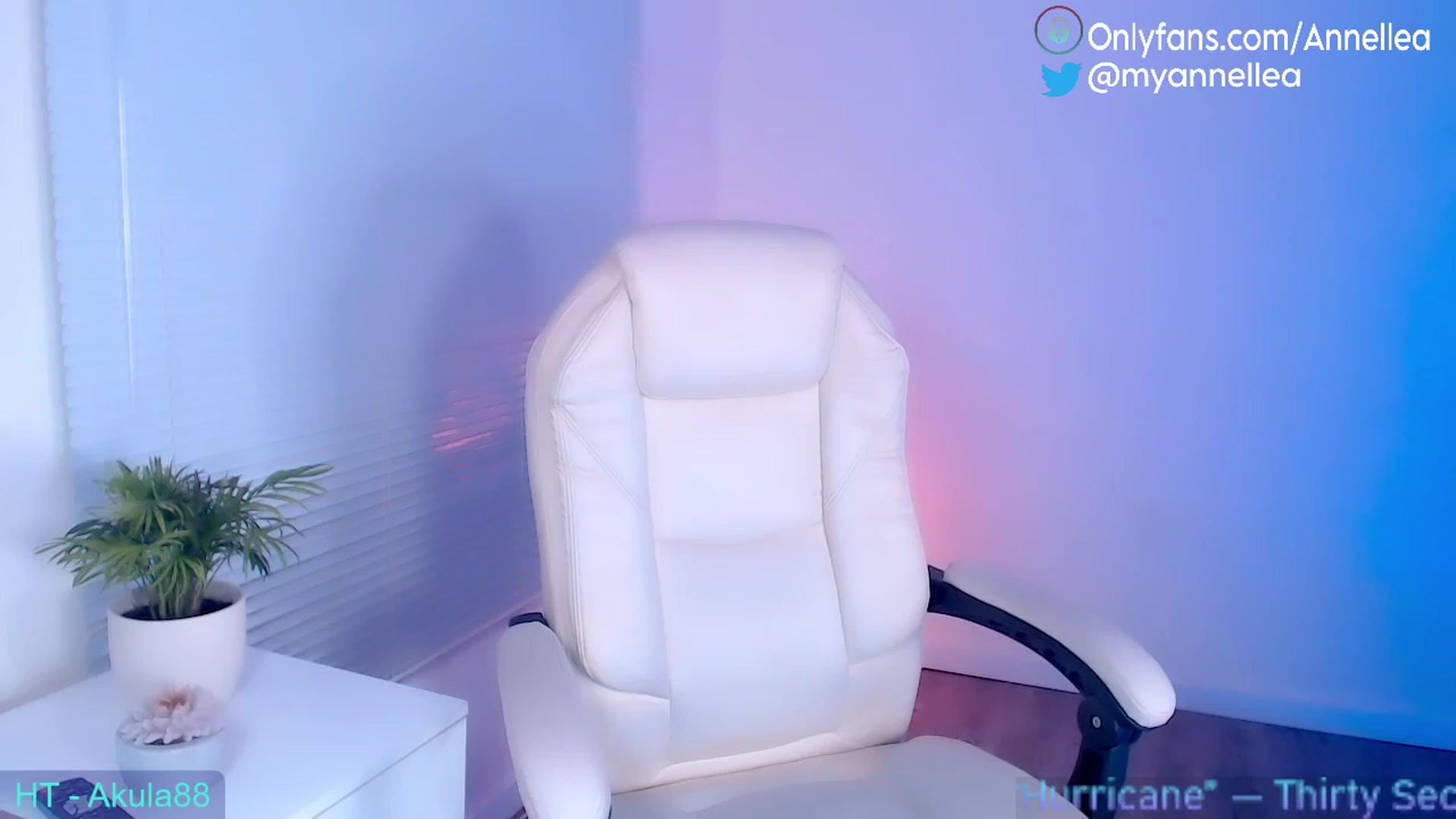 Gallery image thumbnail from Annellea's myfreecams stream on, 06/10/2023, 22:24 image 14 of 20