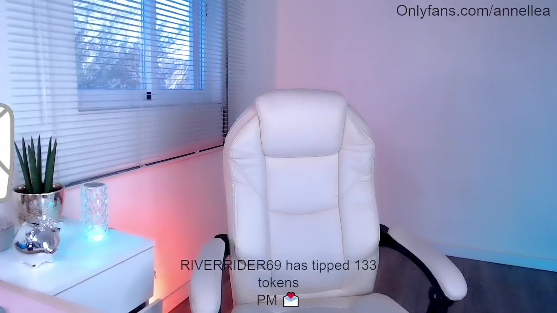 Gallery image thumbnail from Annellea's myfreecams stream on, 02/05/2025, 10:49 image 12 of 20