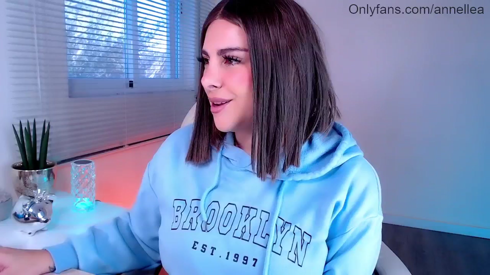 Gallery image thumbnail from Annellea's myfreecams stream on, 02/05/2025, 10:49 image 14 of 20