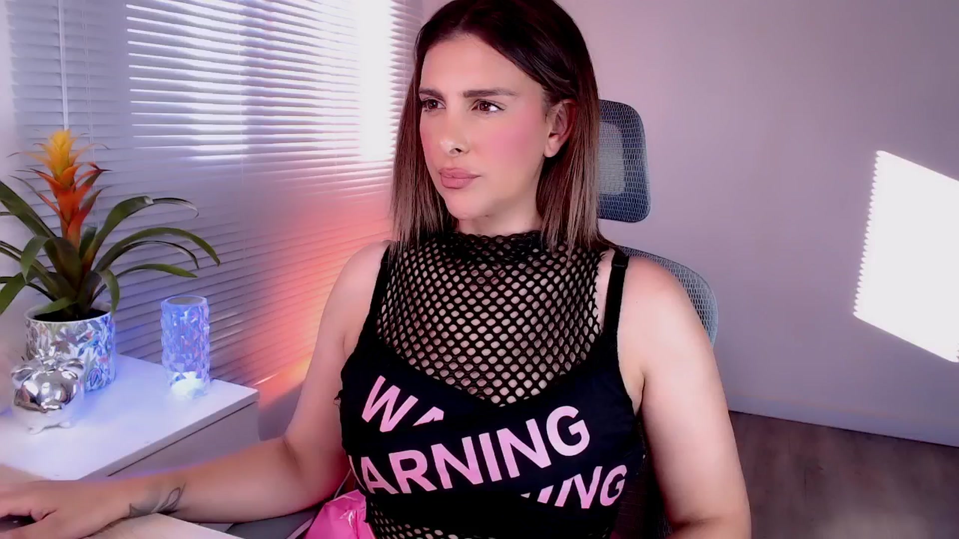Gallery image thumbnail from Annellea's myfreecams stream on, 06/07/2025, 19:07 image 4 of 20
