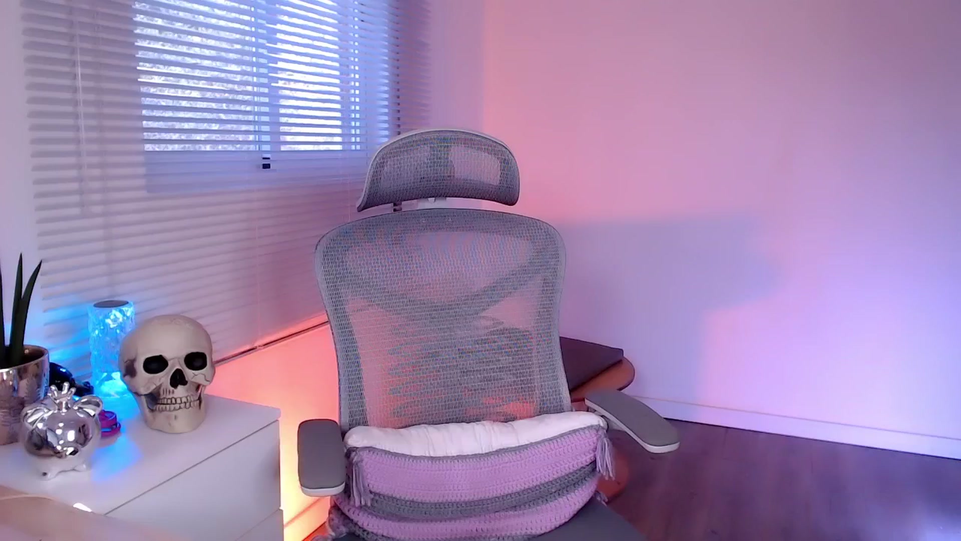 Gallery image thumbnail from Annellea's myfreecams stream on, 10/06/2025, 14:16 image 1 of 20
