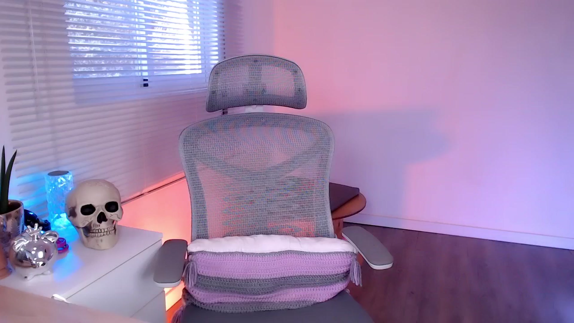 Gallery image thumbnail from Annellea's myfreecams stream on, 10/06/2025, 16:06 image 12 of 20