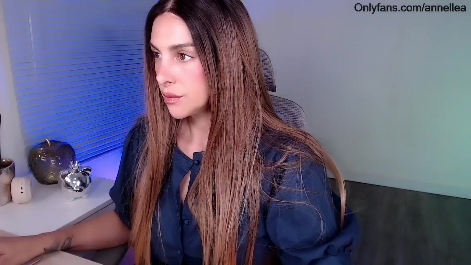 Gallery image thumbnail from Annellea's myfreecams stream on, 01/03/2026, 17:40 image 6 of 20
