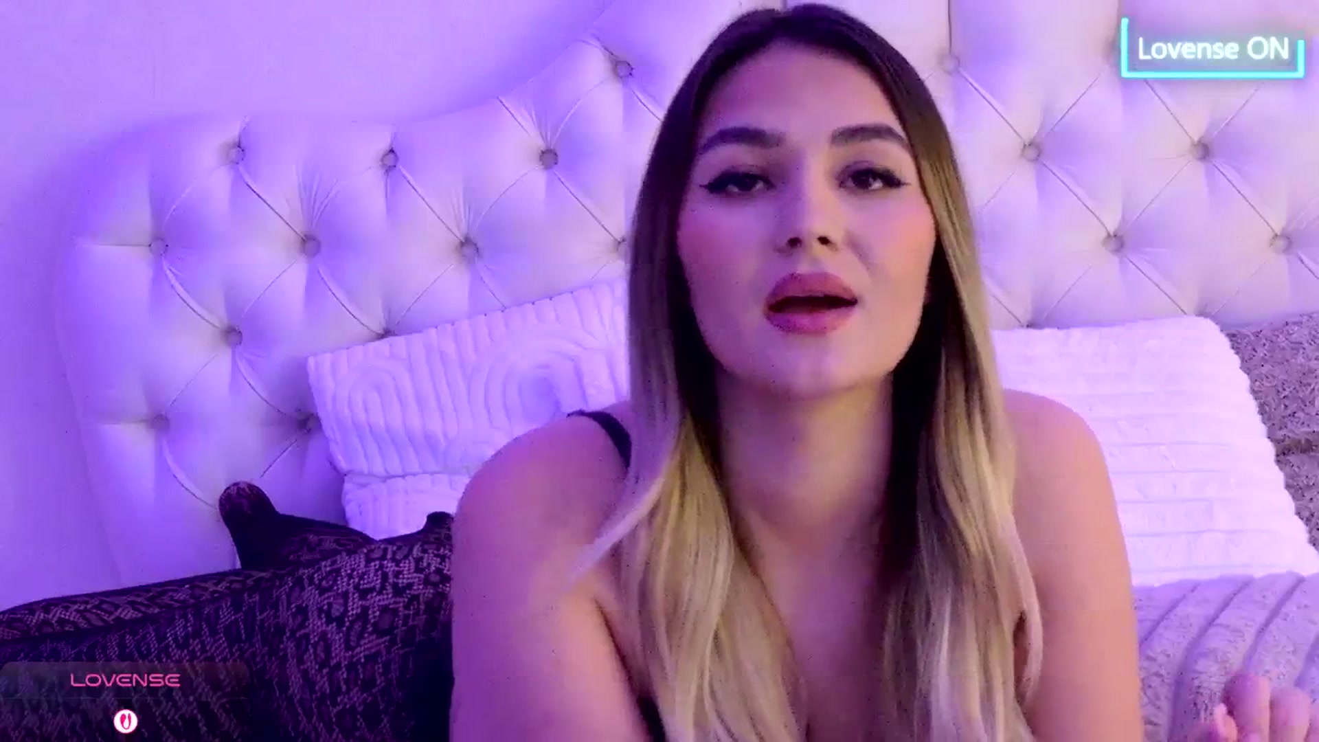 Gallery image thumbnail from AnniaSummer's myfreecams stream on, 03/02/2026, 11:35 image 14 of 20