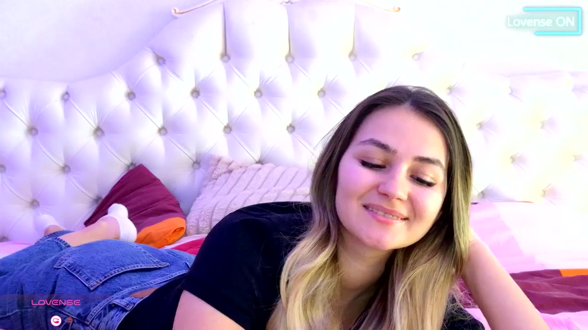 Gallery image thumbnail from AnniaSummer's myfreecams stream on, 03/06/2026, 14:06 image 11 of 20