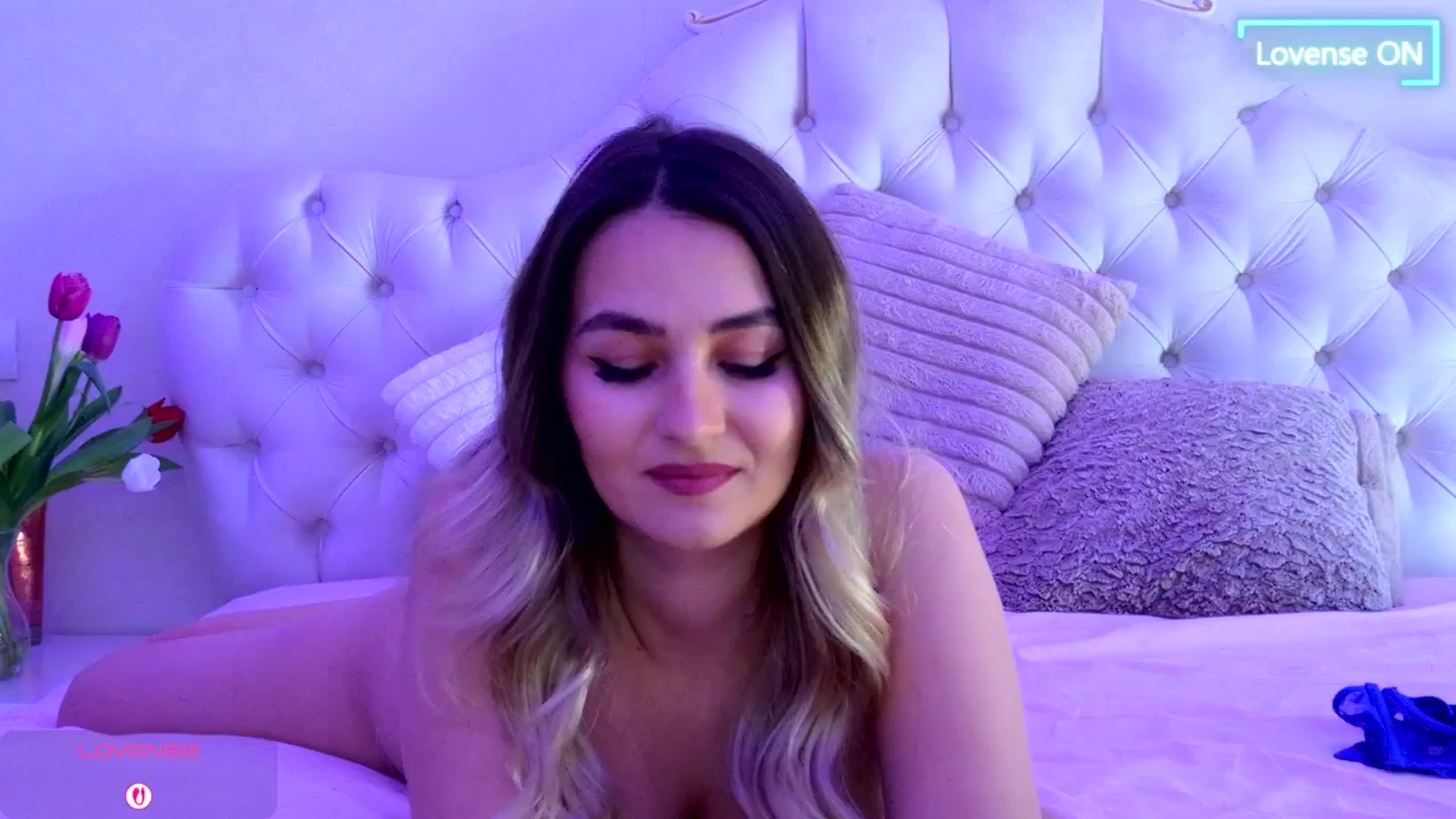 Gallery image thumbnail from AnniaSummer's myfreecams stream on, 03/08/2026, 12:35 image 17 of 20