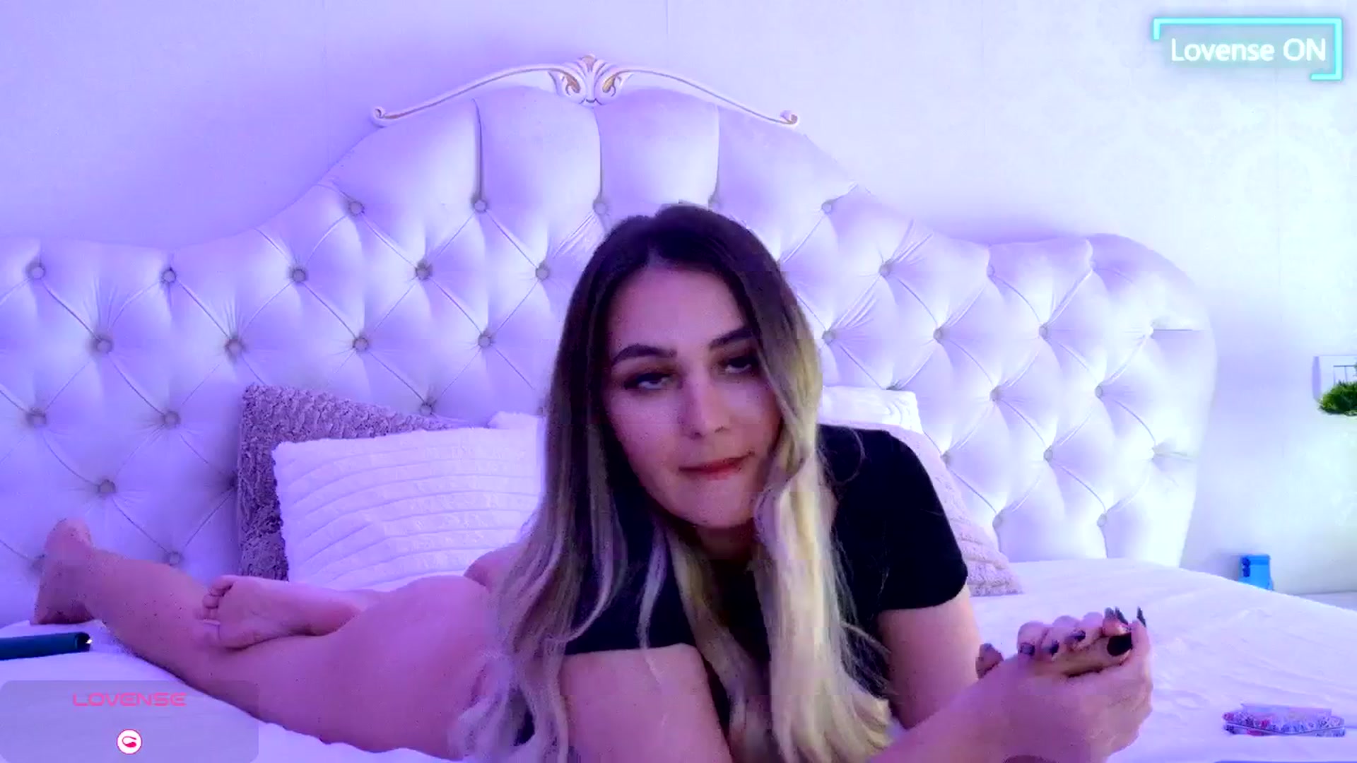Gallery image thumbnail from AnniaSummer's myfreecams stream on, 03/14/2026, 10:37 image 13 of 20