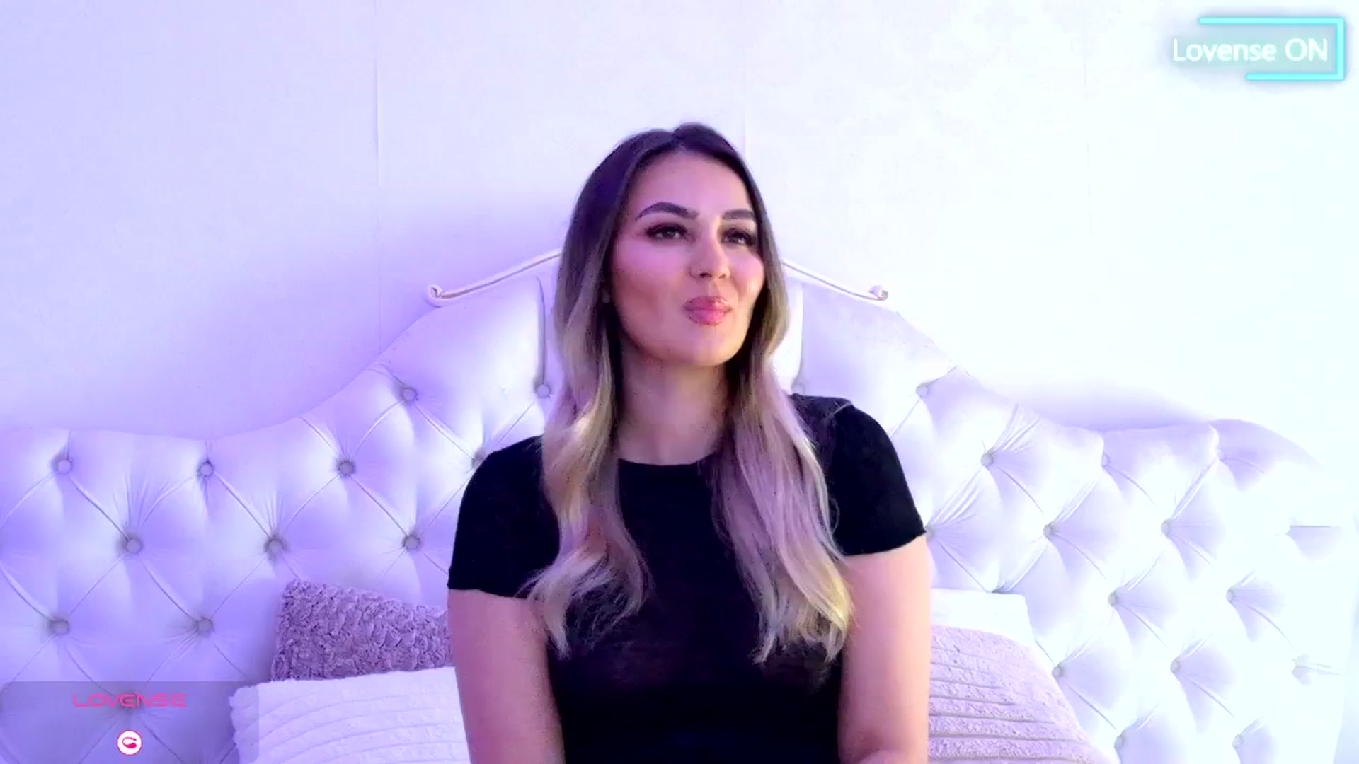 Gallery image thumbnail from AnniaSummer's myfreecams stream on, 03/14/2026, 10:37 image 17 of 20