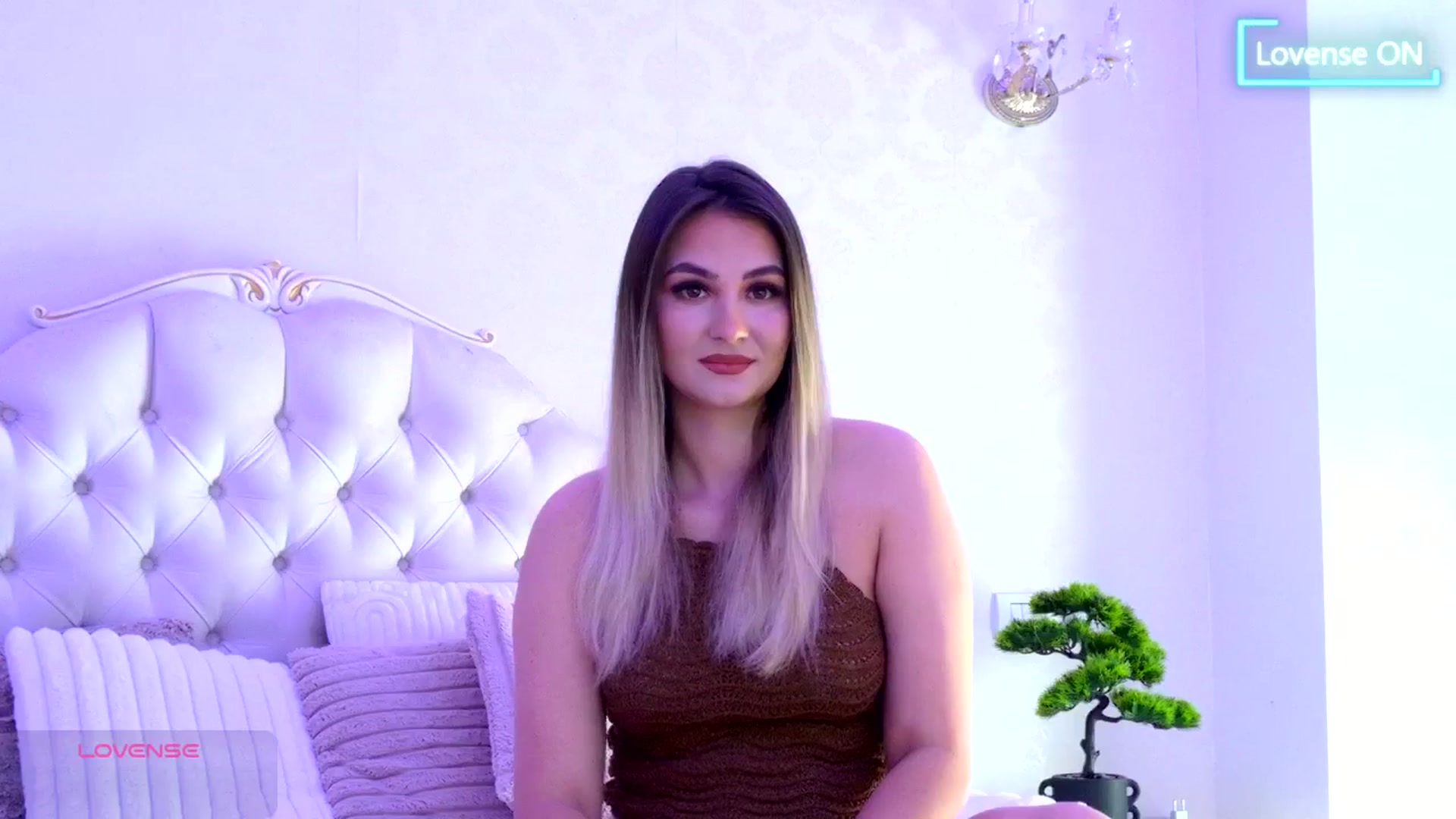 Gallery image thumbnail from AnniaSummer's myfreecams stream on, 03/18/2026, 10:00 image 2 of 20