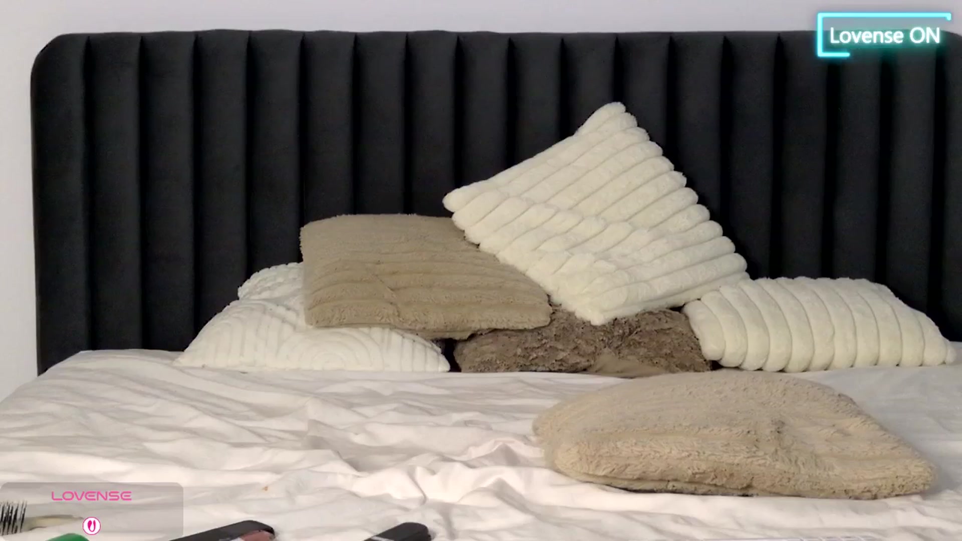 Gallery image thumbnail from AnniaSummer's myfreecams stream on, 05/03/2026, 03:45 image 4 of 20