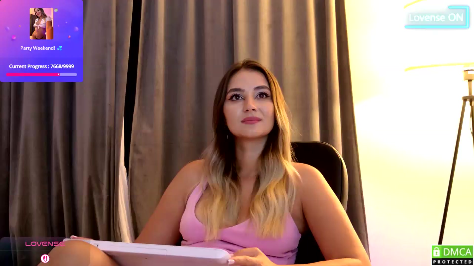 Gallery image thumbnail from AnniaSummer's myfreecams stream on, 08/08/2026, 01:08 image 3 of 20