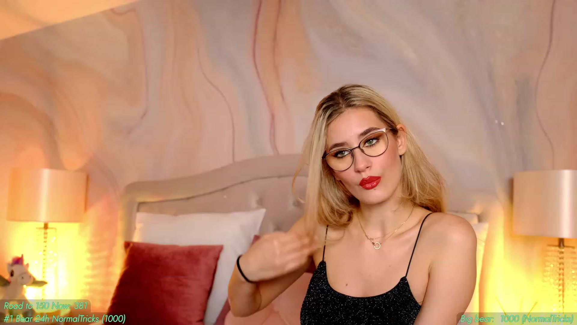 Gallery image thumbnail from AnnieKarrera1's myfreecams stream on, 11/15/2022, 07:04 image 14 of 20