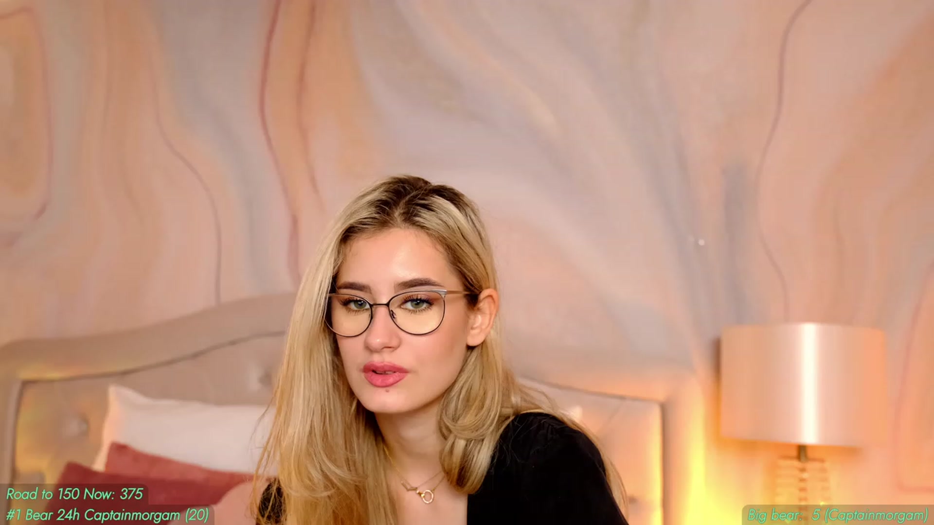 Gallery image thumbnail from AnnieKarrera1's myfreecams stream on, 11/21/2022, 09:43 image 9 of 20