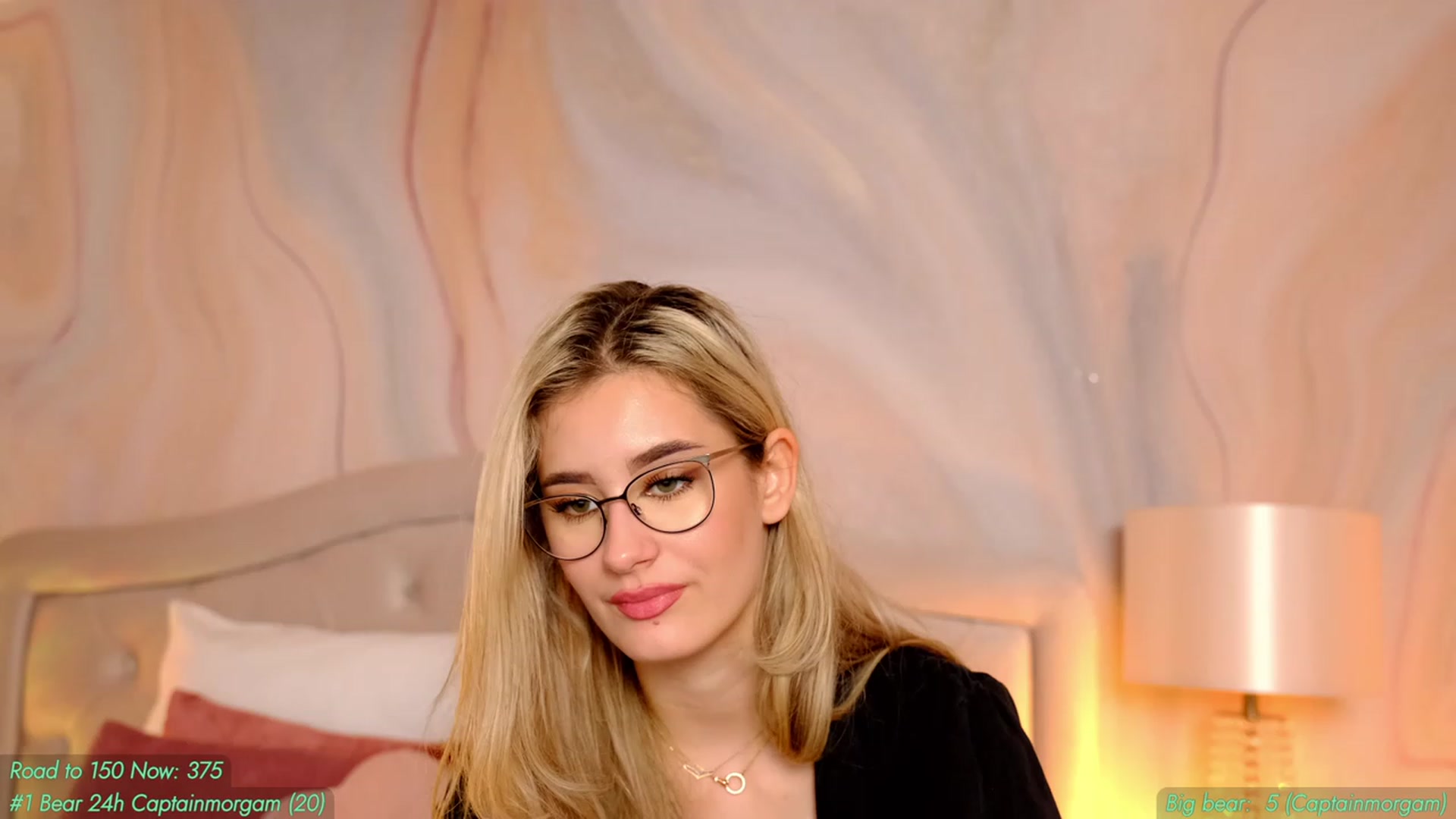 Gallery image thumbnail from AnnieKarrera1's myfreecams stream on, 11/21/2022, 09:43 image 10 of 20