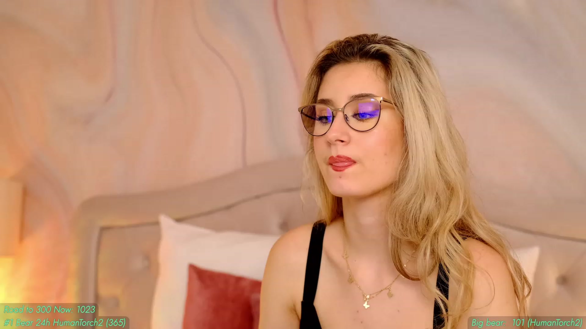 Gallery image thumbnail from AnnieKarrera1's myfreecams stream on, 12/11/2022, 11:18 image 12 of 20