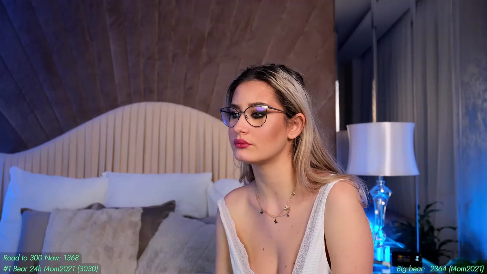 Gallery image thumbnail from AnnieKarrera1's myfreecams stream on, 12/28/2022, 15:13 image 14 of 20