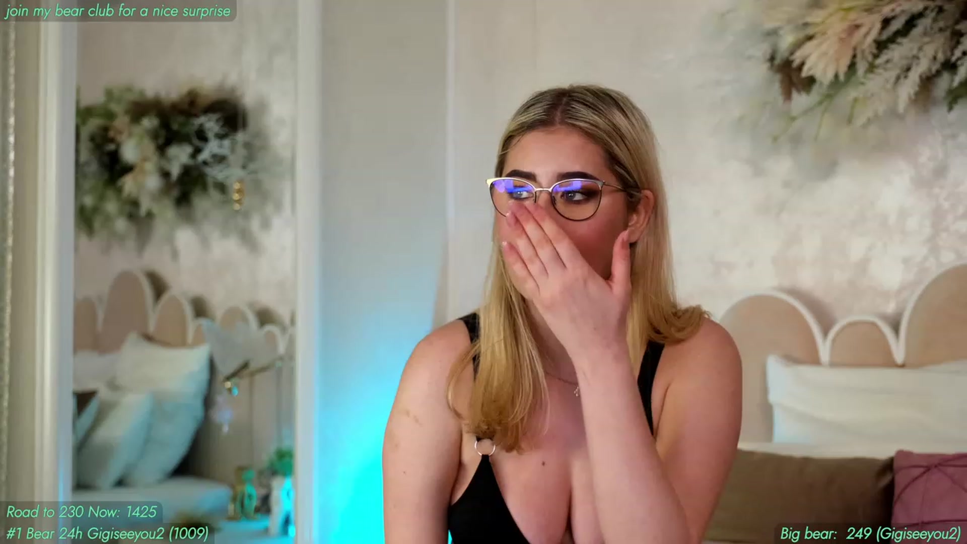 Gallery image thumbnail from AnnieKarrera1's myfreecams stream on, 03/02/2023, 10:06 image 11 of 20