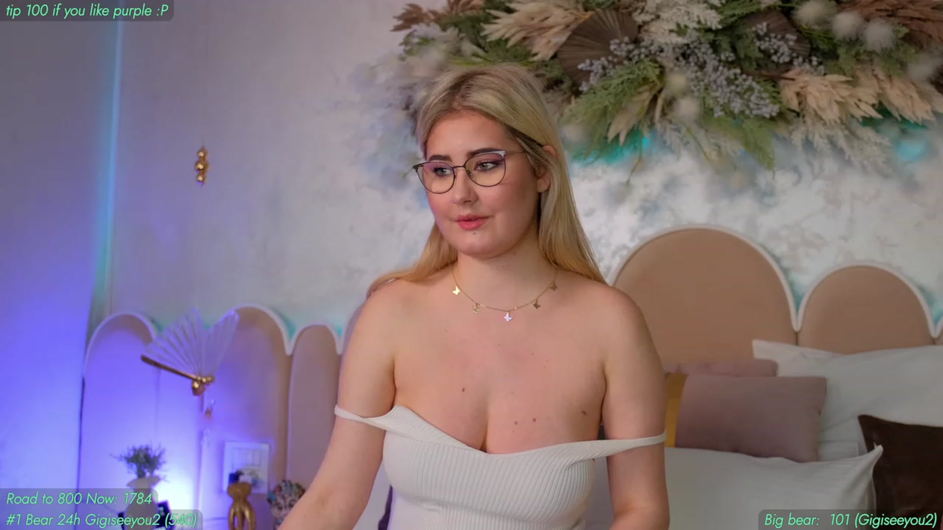 Gallery image thumbnail from AnnieKarrera1's myfreecams stream on, 03/15/2023, 10:12 image 11 of 20