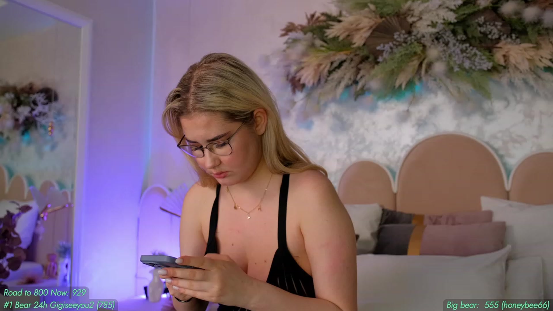 Gallery image thumbnail from AnnieKarrera1's myfreecams stream on, 03/19/2023, 09:07 image 20 of 20