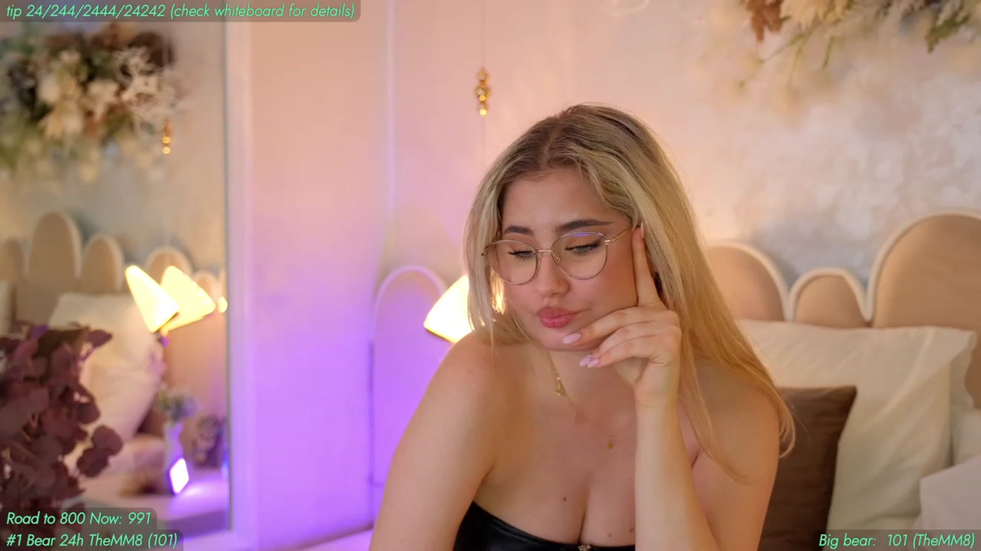 Gallery image thumbnail from AnnieKarrera1's myfreecams stream on, 03/30/2023, 11:06 image 10 of 20